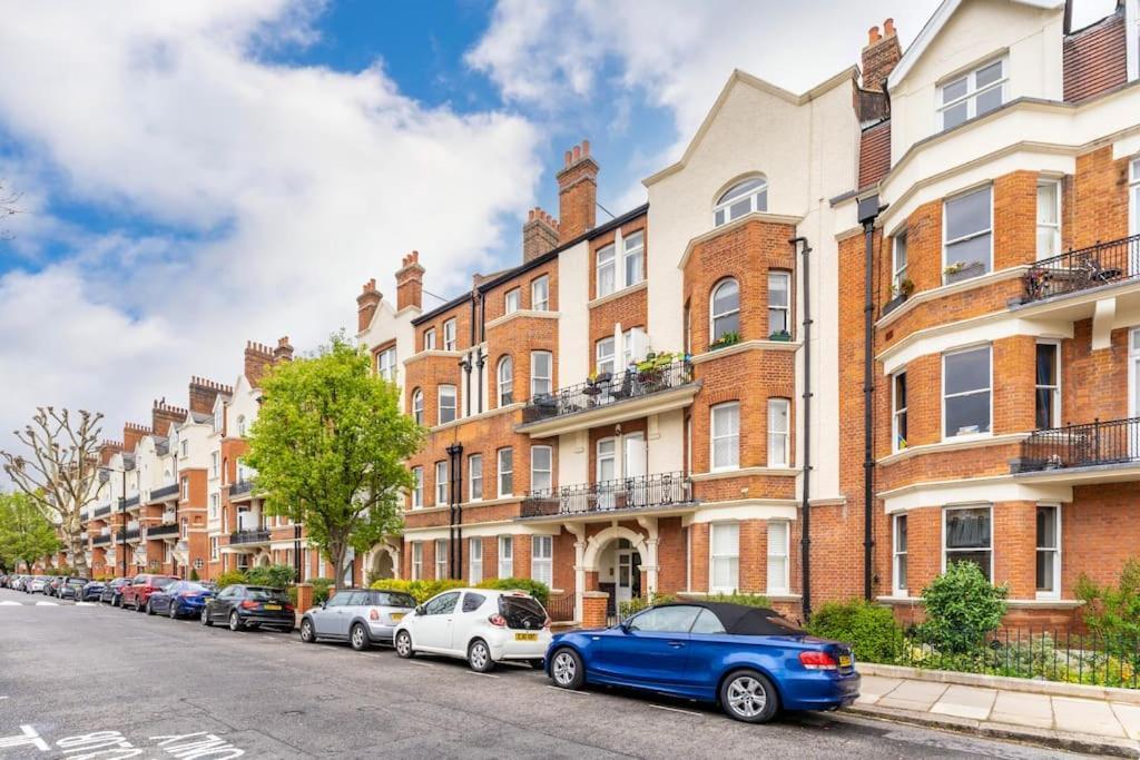 Spacious Flat With Huge Patio In Central * Londres