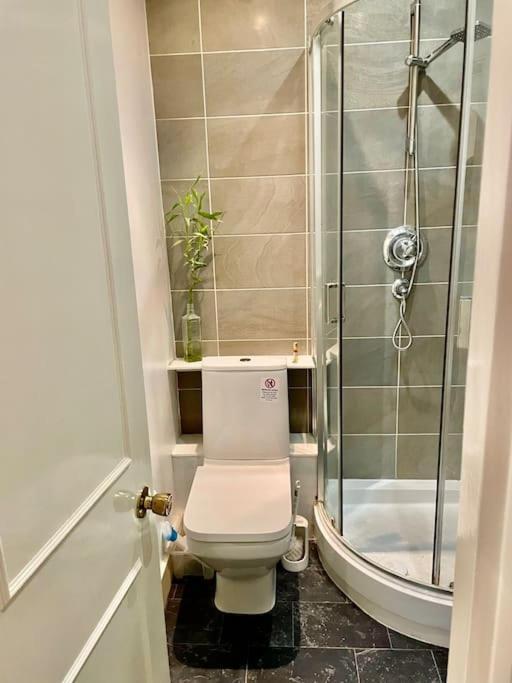 Spacious Flat With Huge Patio In Central * Londres