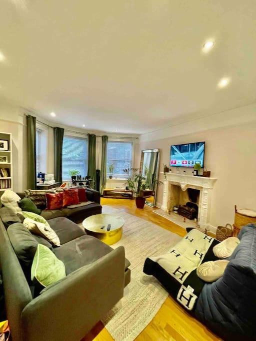 Spacious Flat With Huge Patio In Central Apartamento