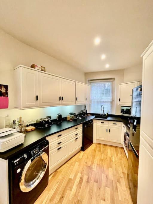 Spacious Flat With Huge Patio In Central Apartamento Londres