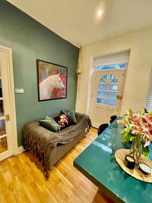 Spacious Flat With Huge Patio In Central Apartamento