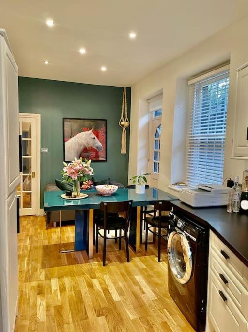 Spacious Flat With Huge Patio In Central Apartamento Londres