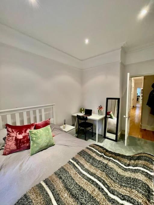 Apartamento Spacious Flat With Huge Patio In Central *